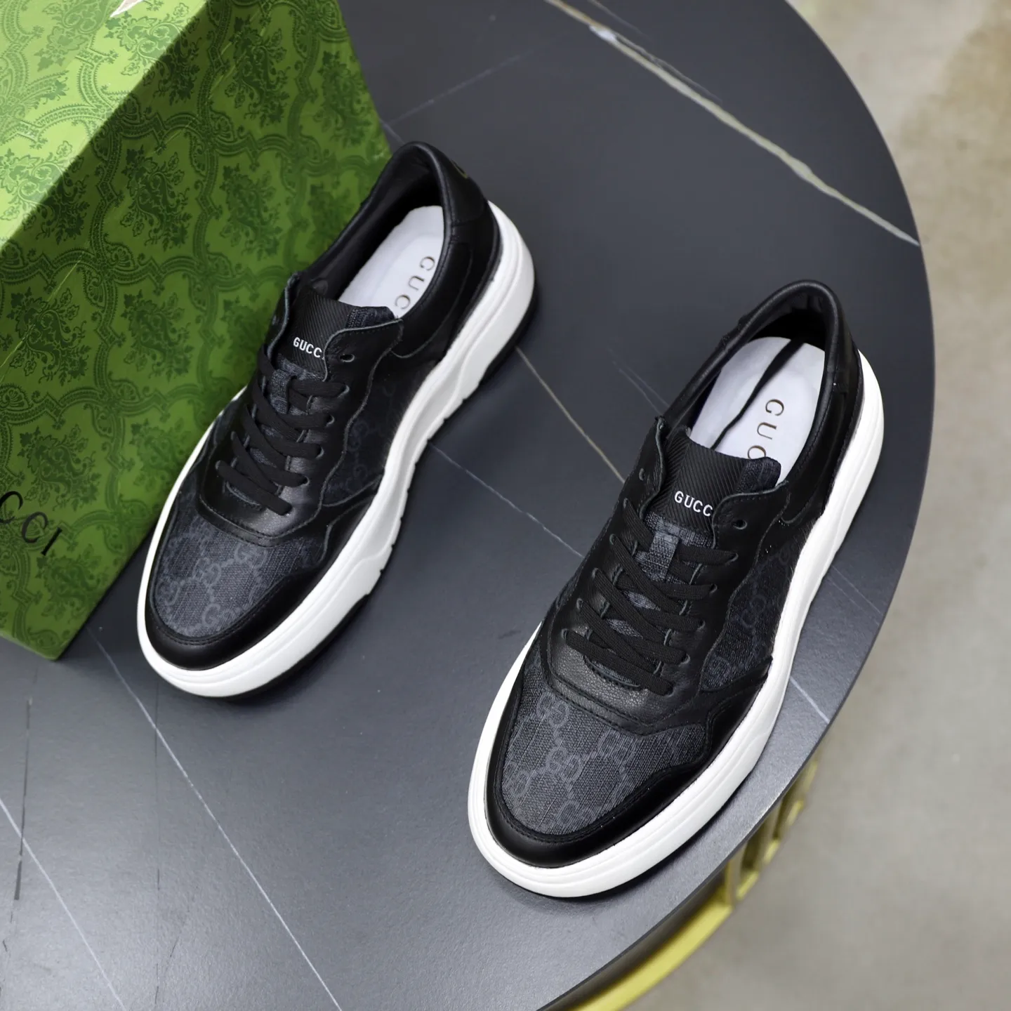 Men's shoes 💰440💰🙅‍♂️🙅‍♂️🙅‍♂️ Brand: GUCCI Standard code: 38–44 (45 can be customized) Grade: Same as the official website Material: Original cowhide fabric Comfortable pigskin lining Lightweight and wear-resistant outsole Style category: Men's fashionable casual shoes and boots Running sneakers Distinguished luxury brand elements Top luxury color: actual picture color